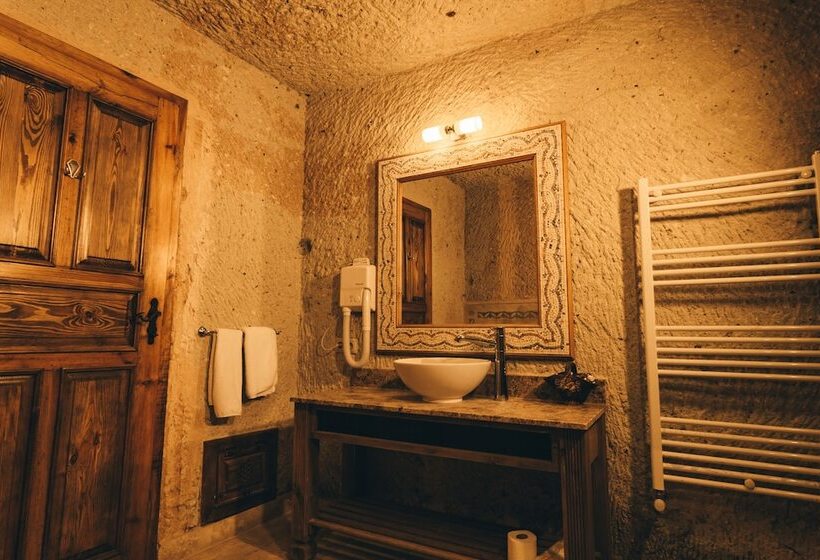 اتاق سوپریور, Ayazma Cave