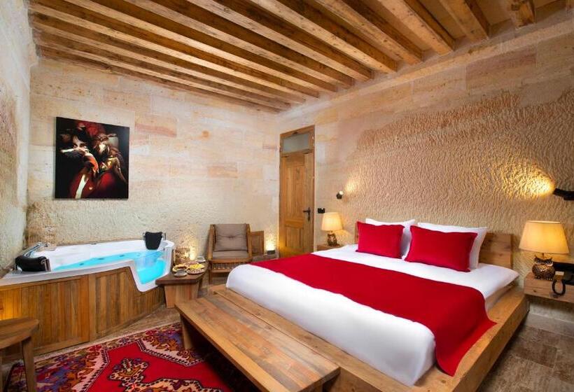 سوییت لوکس, Ayazma Cave