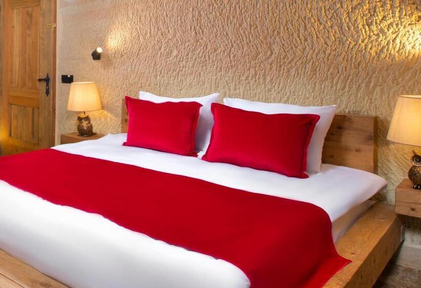 سوییت لوکس, Ayazma Cave