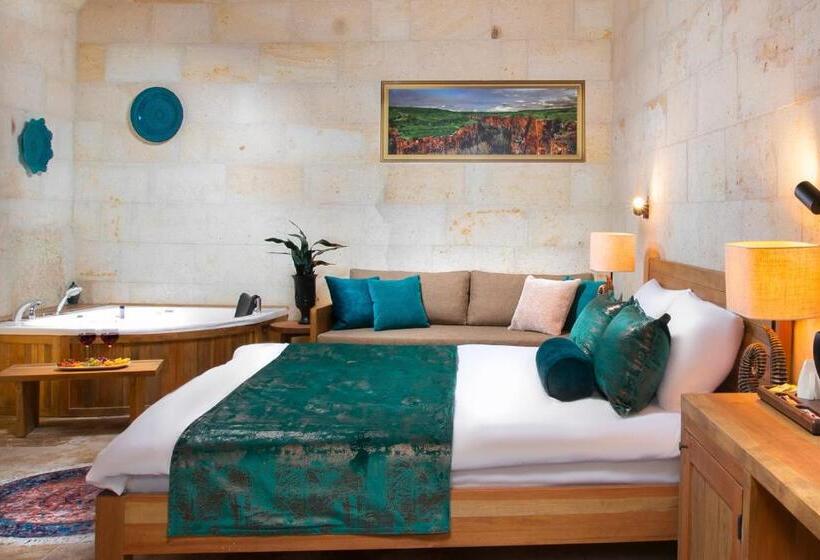 سوییت لوکس, Ayazma Cave