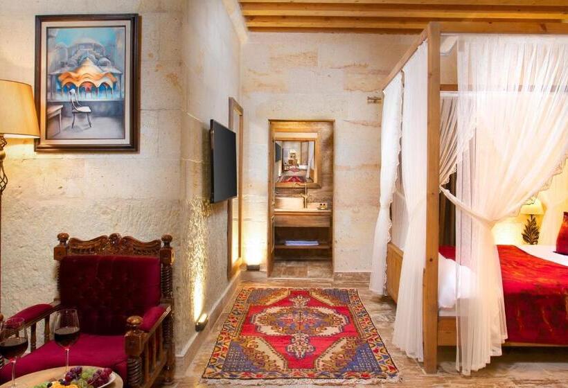 سوئیت با تخت بزرگ, Ayazma Cave