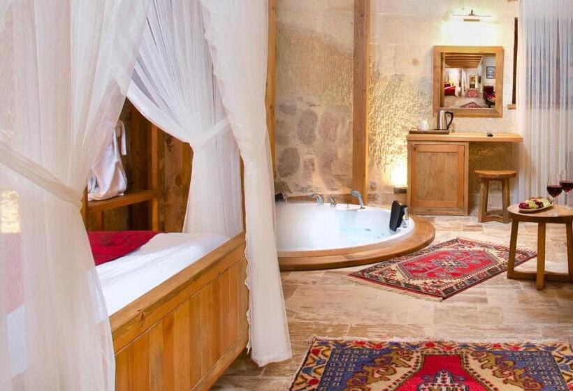 سوئیت با تخت بزرگ, Ayazma Cave