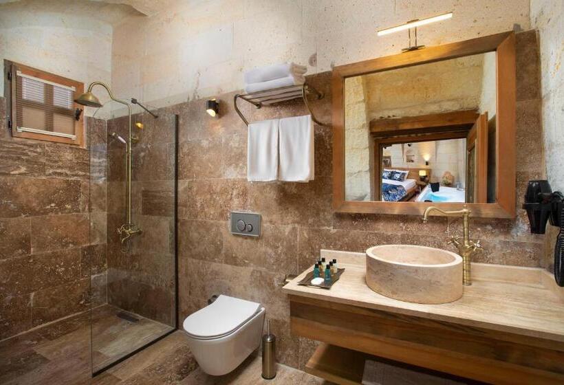 سوییت جونیور, Ayazma Cave