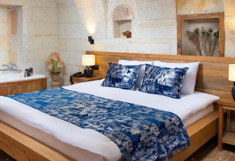 سوییت جونیور, Ayazma Cave