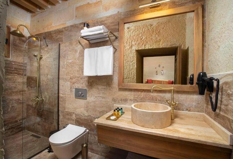 سوییت خانوادگی, Ayazma Cave