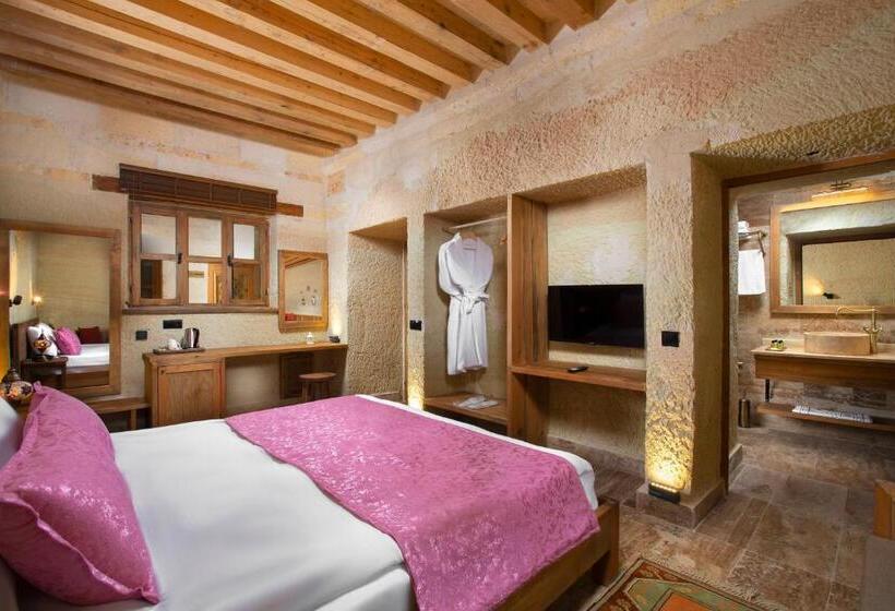 سوییت خانوادگی, Ayazma Cave