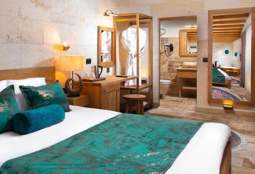 سوییت لوکس, Ayazma Cave