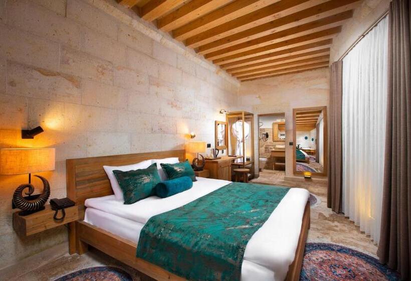 سوییت لوکس, Ayazma Cave