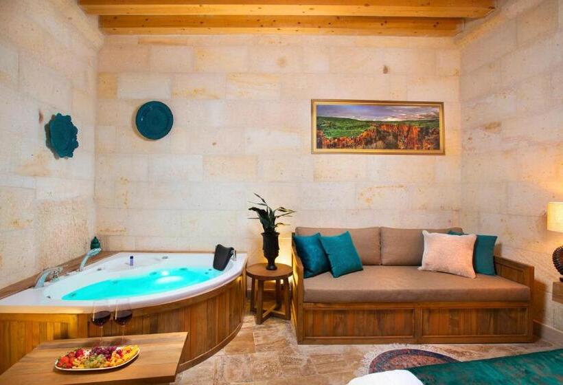 سوییت لوکس, Ayazma Cave