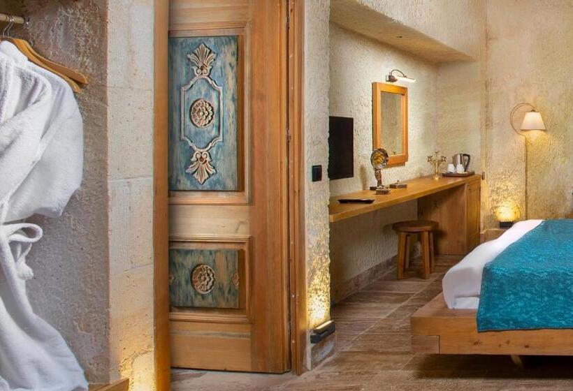 سوییت خانوادگی, Ayazma Cave