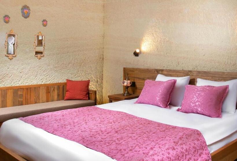 سوییت خانوادگی, Ayazma Cave