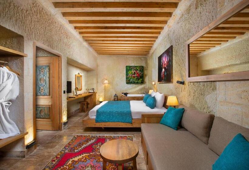 سوییت خانوادگی, Ayazma Cave