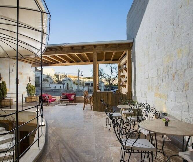 سوییت لوکس, Ayazma Cave