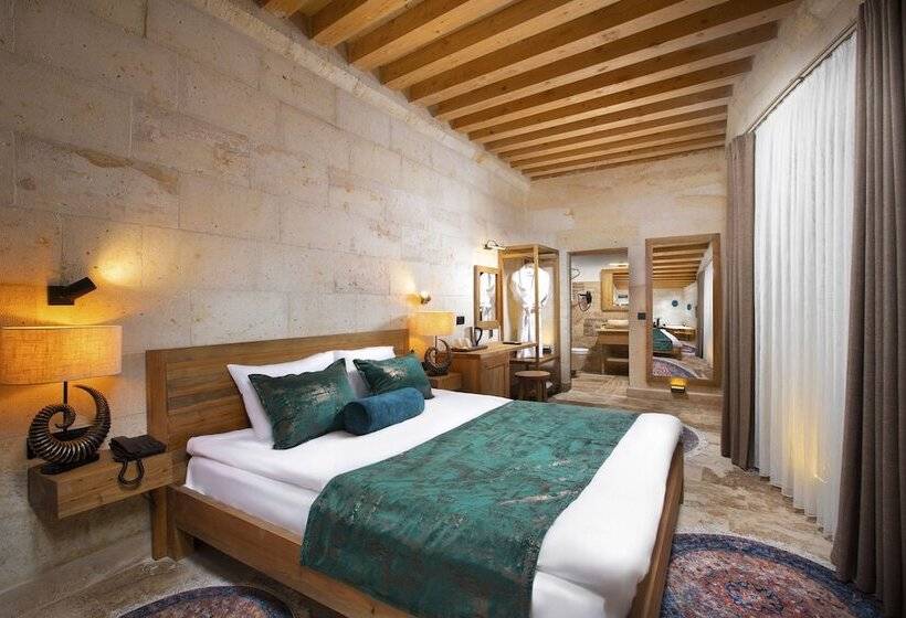 سوییت لوکس, Ayazma Cave