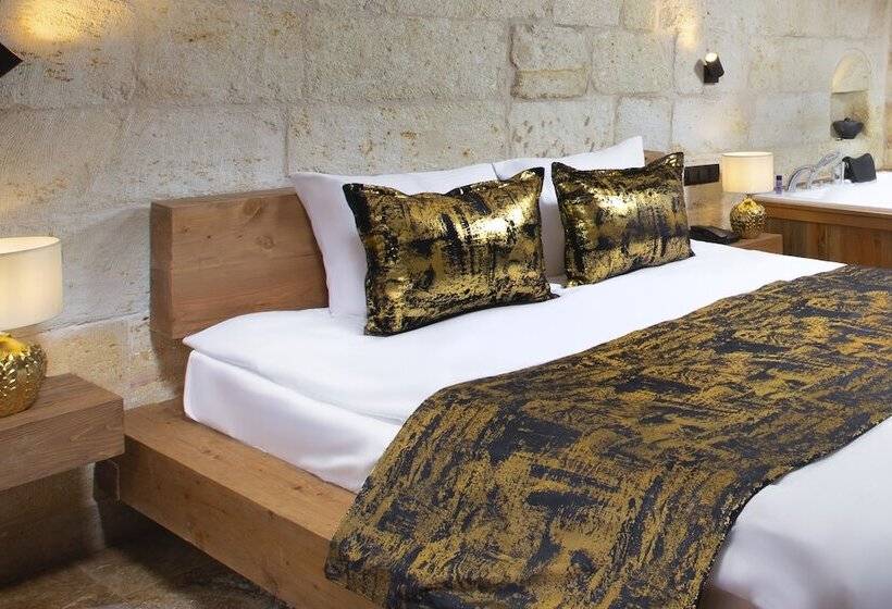 سوییت جونیور, Ayazma Cave