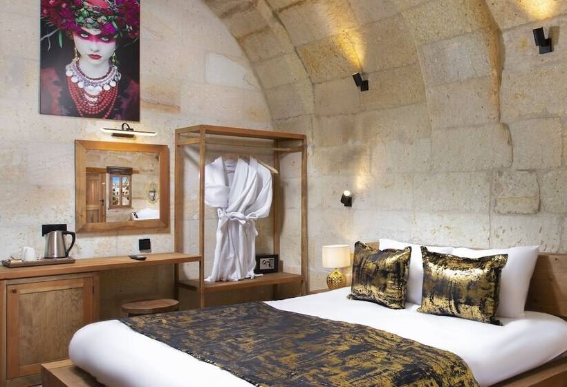 سوییت جونیور, Ayazma Cave