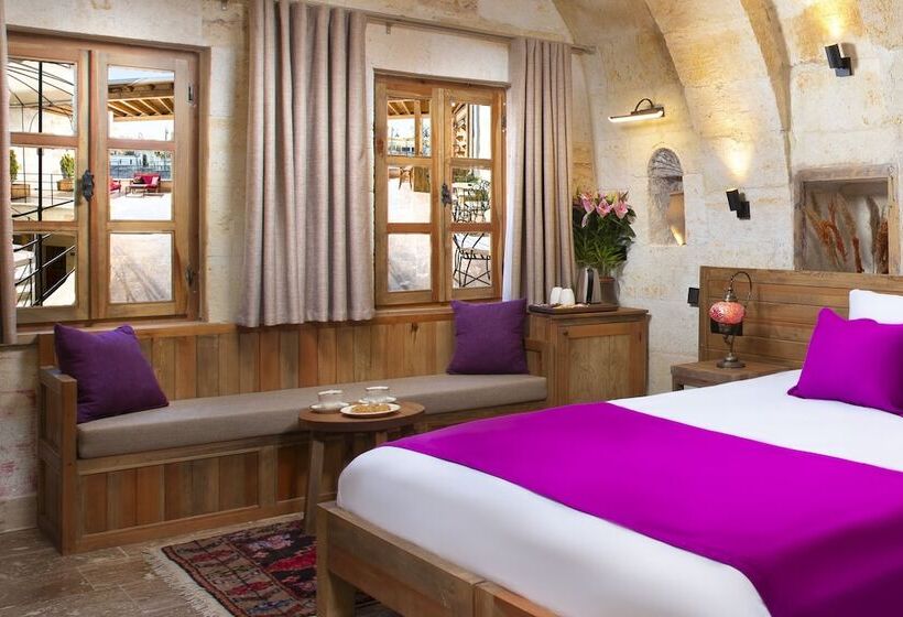 اتاق سوپریور, Ayazma Cave