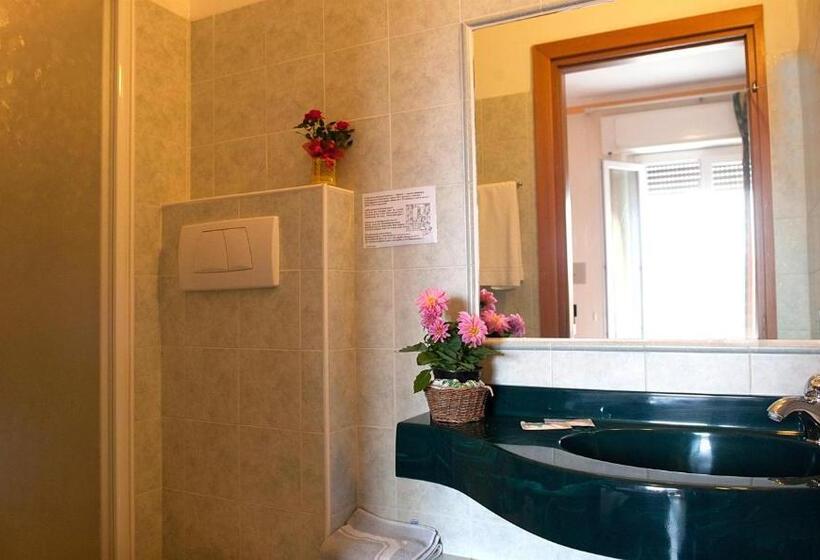 Quarto standard vista mar lateral, Dolly