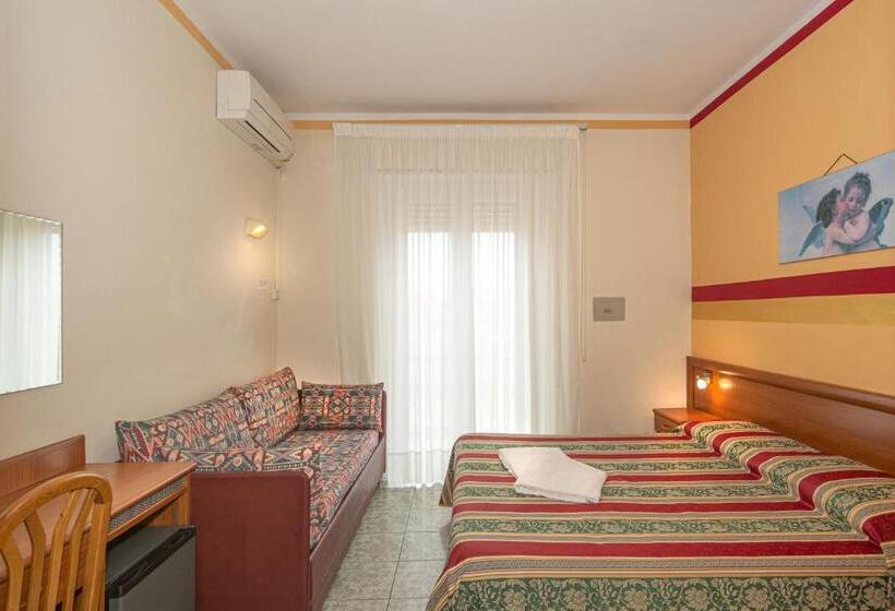 اتاق استاندارد سه نفره, Dolly