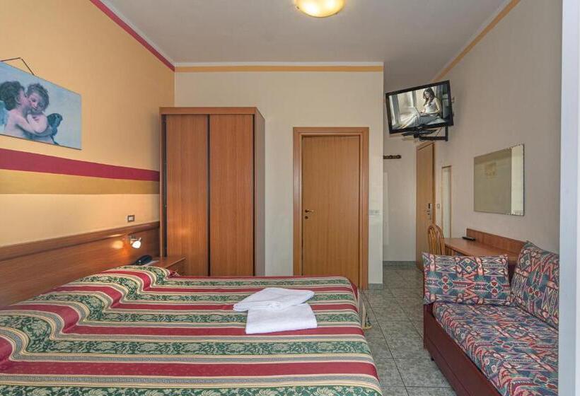 اتاق استاندارد سه نفره, Dolly