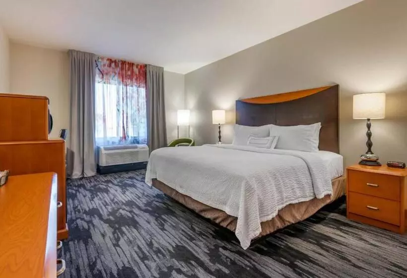 キングサイズベッドのスタンダードルーム, Fairfield Inn And Suites Holiday Tarpon Springs