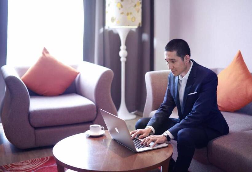 Suite Junior, Grand Mercure Bandung Setiabudi