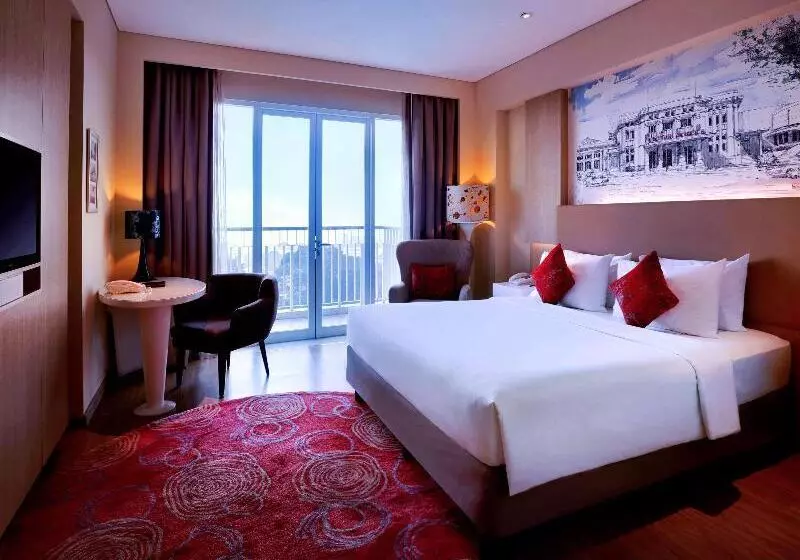 プールの見えるデラックスルーム, Grand Mercure Bandung Setiabudi