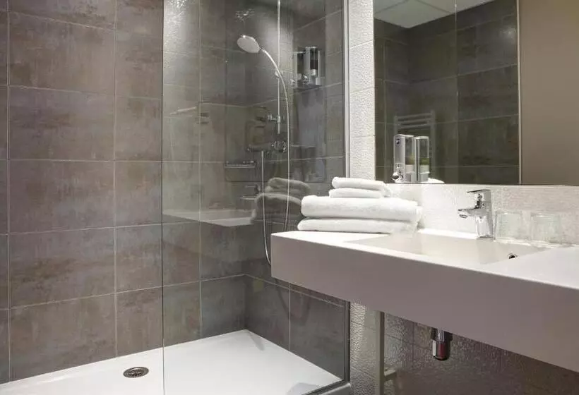 キングサイズベッドのスタンダードルーム, Ibis Styles Montargis Arboria