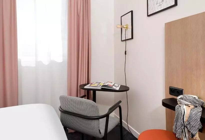 キングサイズベッドのスタンダードルーム, Ibis Styles Montargis Arboria