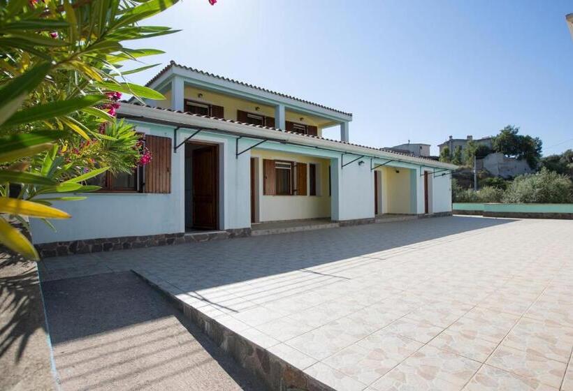 חדר קלאסי לארבעה, La Corte Degli Ulivi