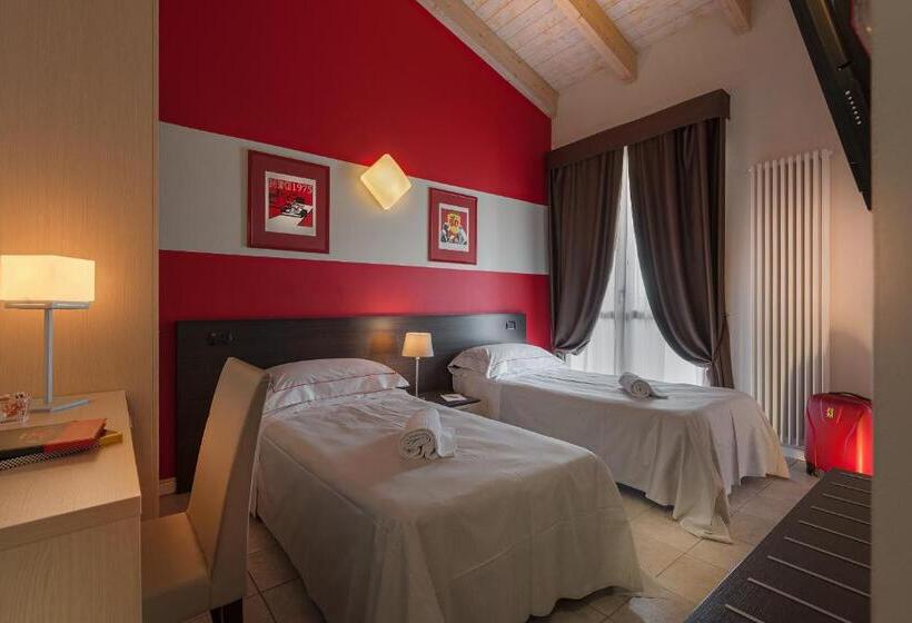 Номер Стандарт Трехместный, Maranello Village