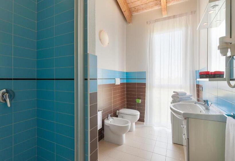 침실 2개 아파트, Maranello Village