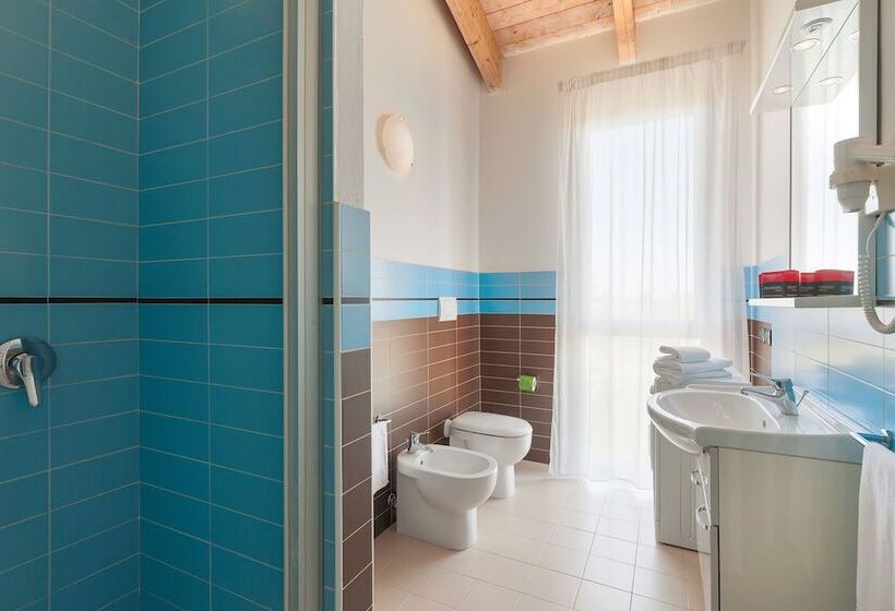 침실 2개 아파트, Maranello Village