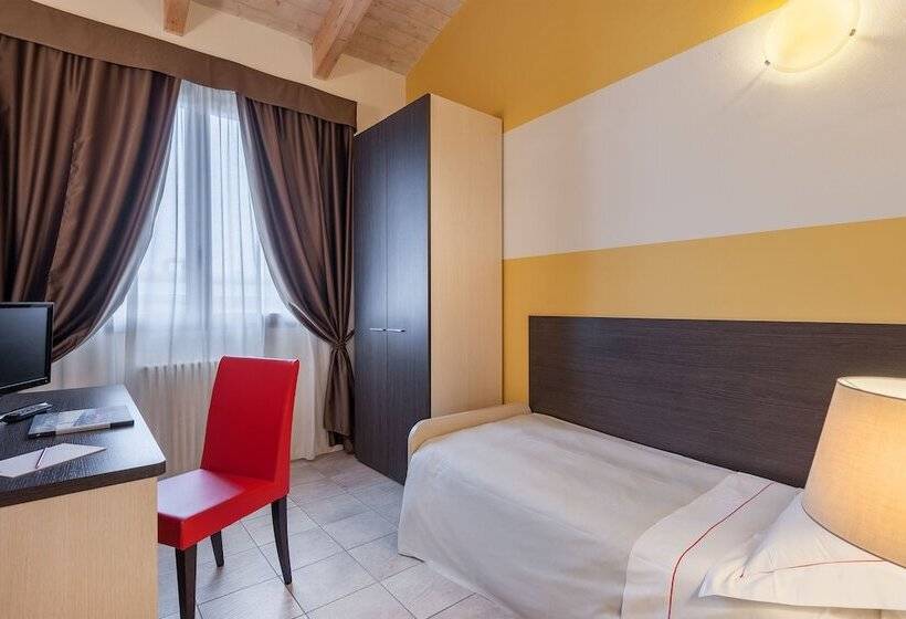 침실 2개 아파트, Maranello Village