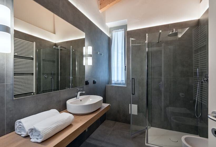 디럭스 룸, Maranello Village