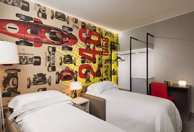 デラックスの4人部屋, Maranello Village