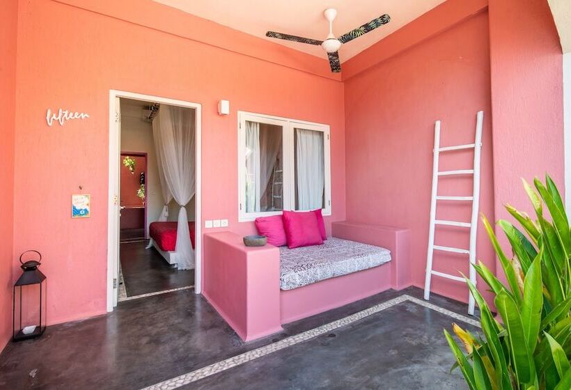 Номер Стандарт Вид на Бассейн, Pinkcoco Uluwatu Constant Surprises & For Cool Adults Only