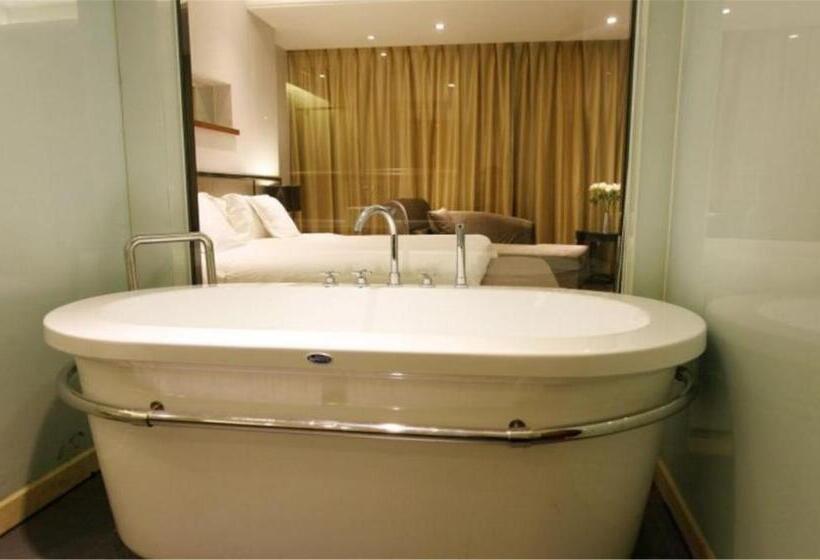 キングサイズベッドのデラックスルーム, Ramada  Meizhou