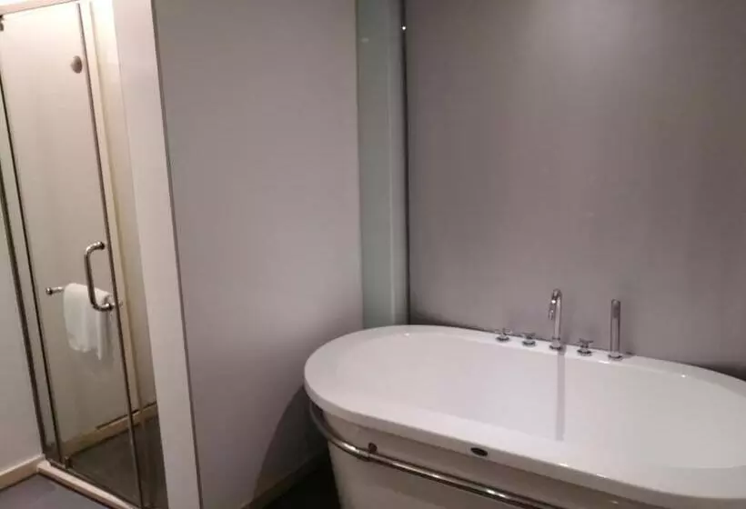 デラックスルーム, Ramada Meizhou