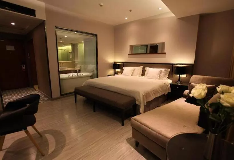 キングサイズベッドのデラックスルーム, Ramada Meizhou