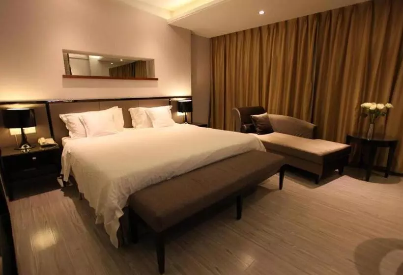 キングサイズベッドのデラックスルーム, Ramada Meizhou