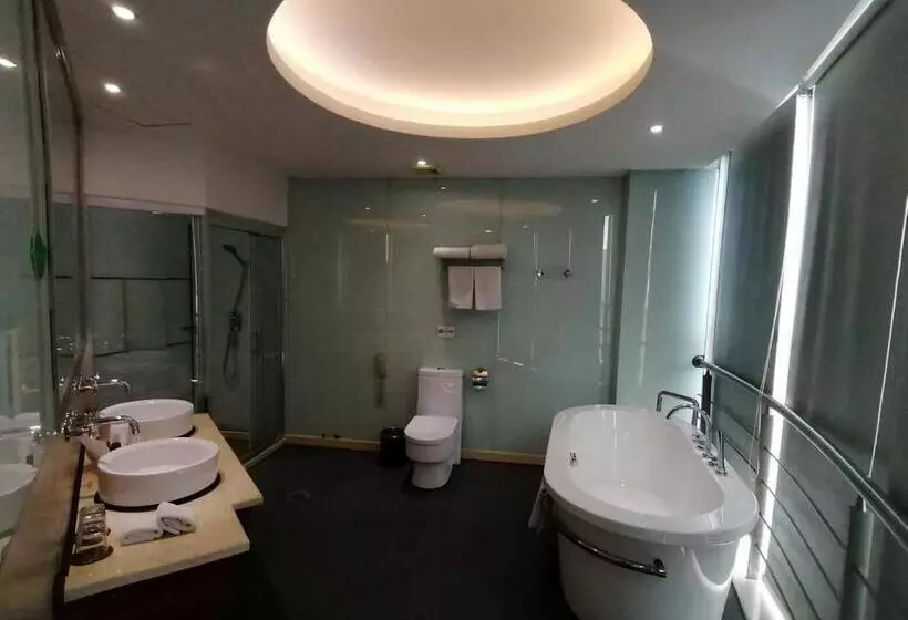 キングサイズベッドのスタンダードルーム, Ramada Meizhou