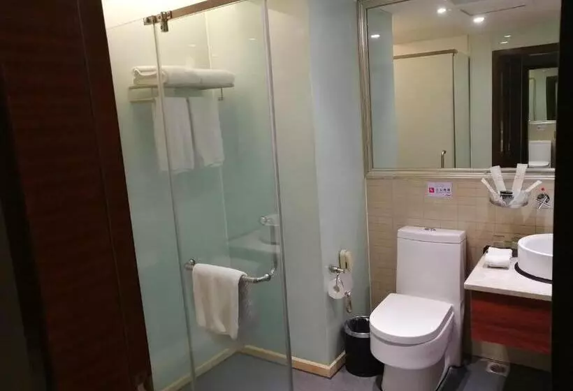 キングサイズベッドのスタンダードルーム, Ramada Meizhou
