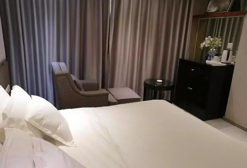 キングサイズベッドのスタンダードルーム, Ramada Meizhou