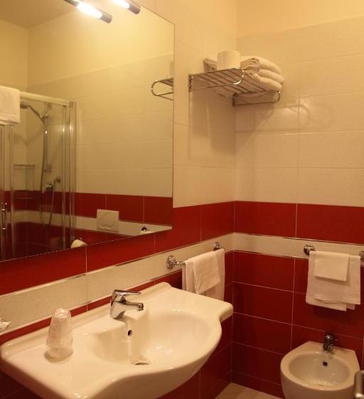 Standard-huone, Regina