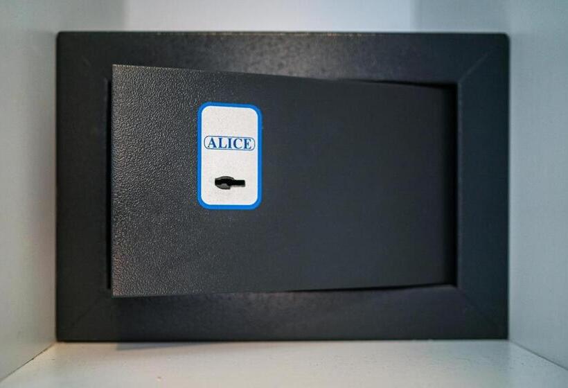 Standard Kolmen Hengen Huone, Regina