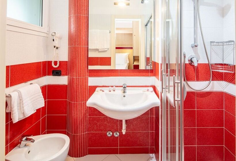 Comfort Kolmen Hengen Huone, Regina