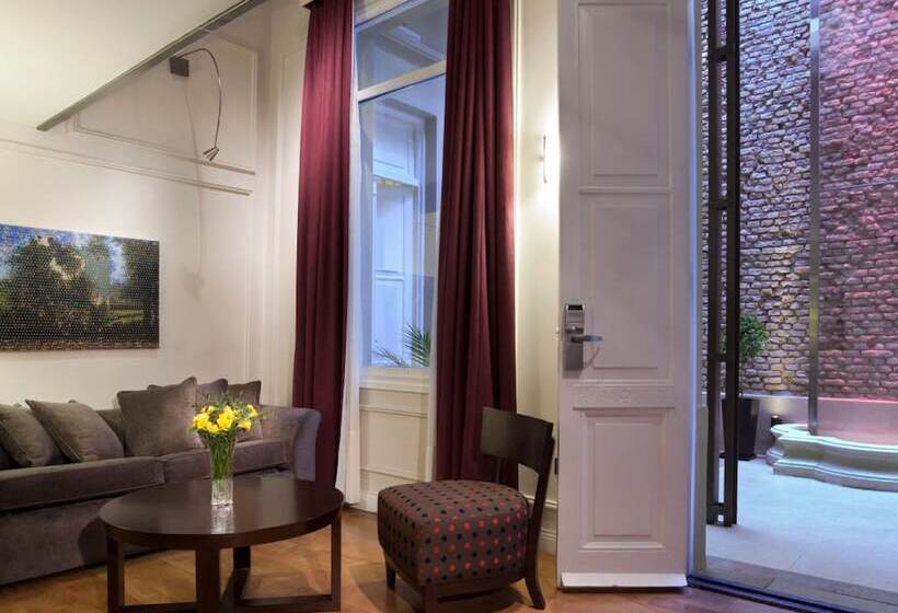 سوییت سوپریور, San Telmo Suites