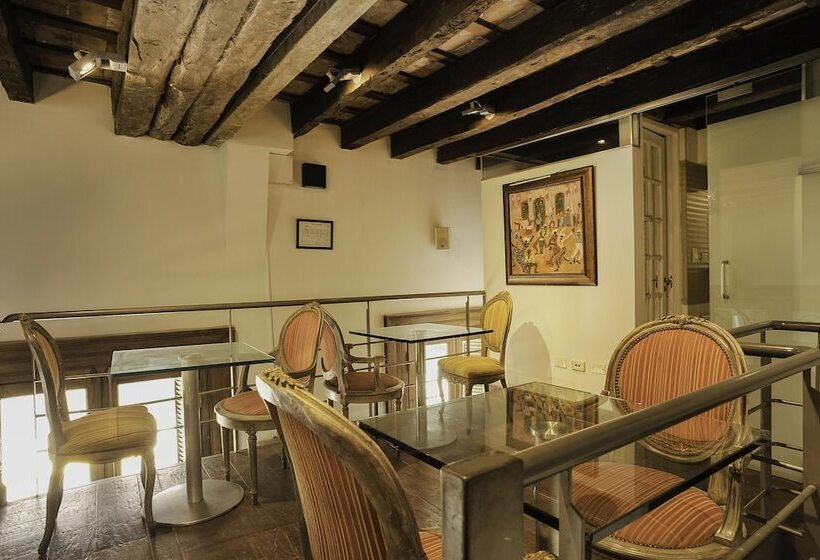 سوییت سوپریور, San Telmo Suites