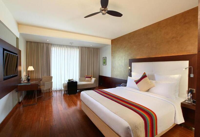 اتاق سوپریور با تخت بزرگ, Novotel Goa Candolim